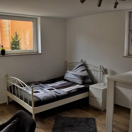 Ferienwohnungen Lamisto Am Waldesrand Neckartenzlingen Exteriör bild