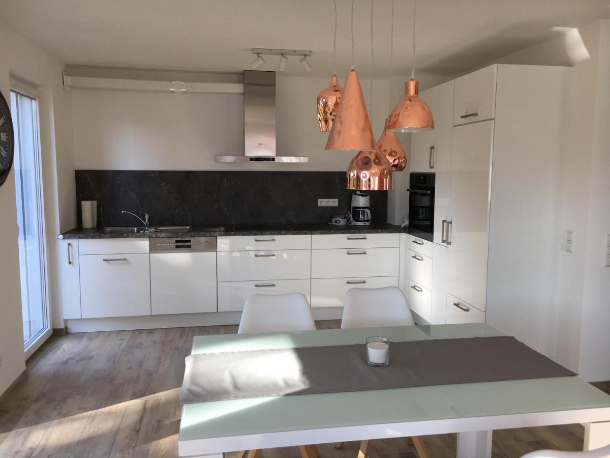 Ferienwohnungen Lamisto Am Waldesrand Neckartenzlingen Exteriör bild