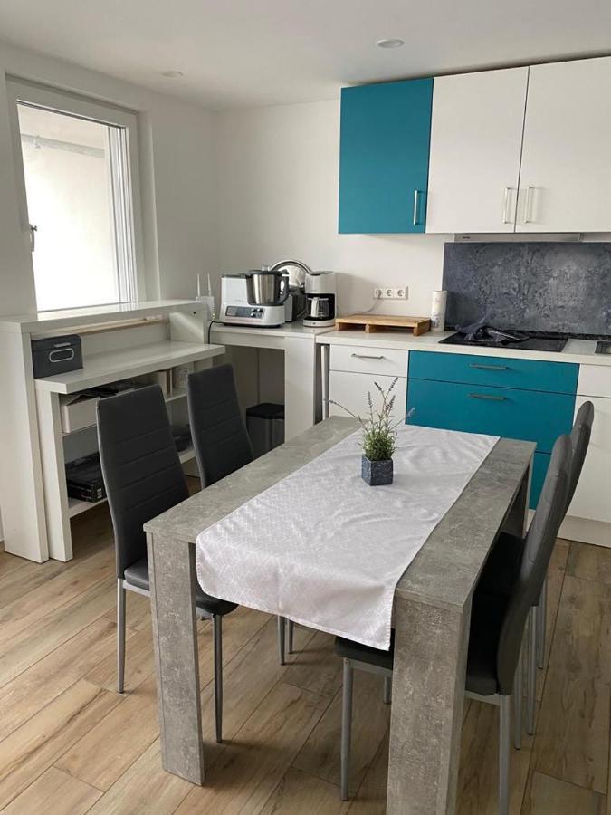 Ferienwohnungen Lamisto Am Waldesrand Neckartenzlingen Exteriör bild
