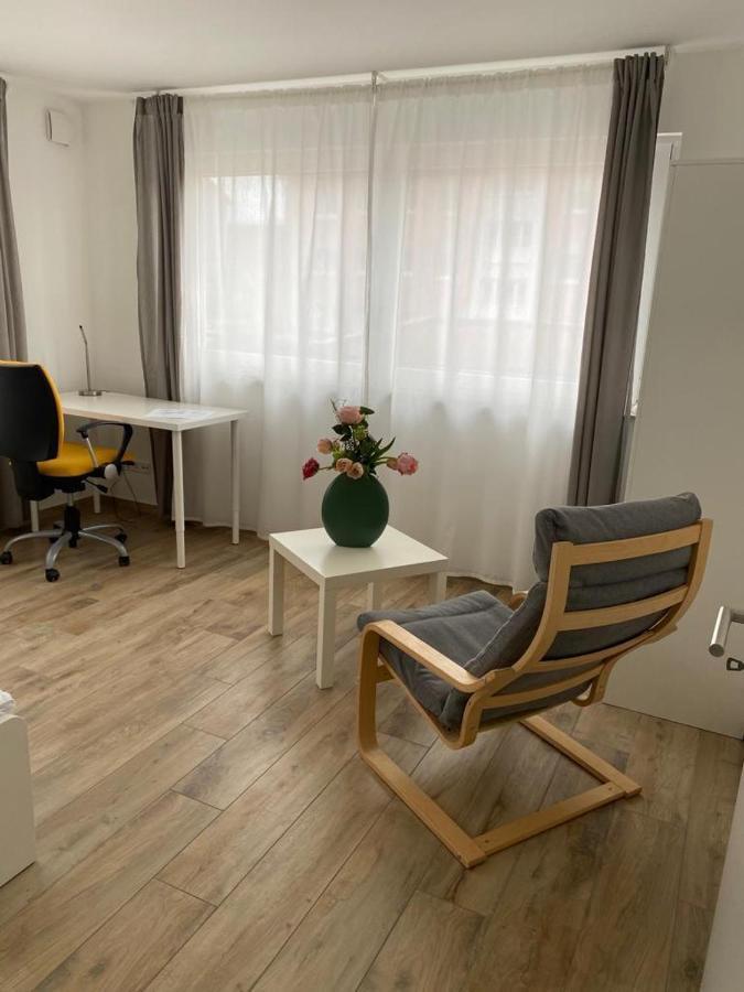 Ferienwohnungen Lamisto Am Waldesrand Neckartenzlingen Exteriör bild